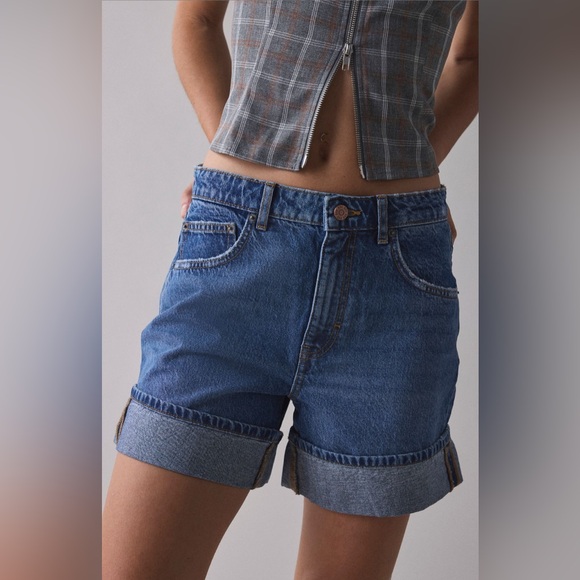 BDG Indie mid-rise cuffed denim short - Picture 3 of 5